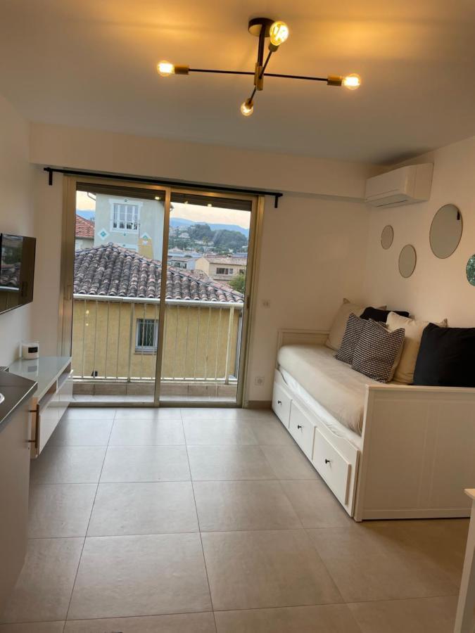 T2 Au Calme, Proche Des Plages, Climatise Et Parking Prive Cagnes-sur-Mer Exterior photo